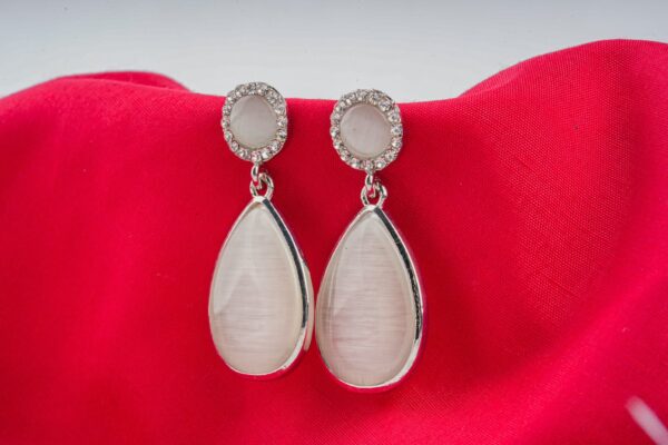 Ivory Glow Teardrop Earrings