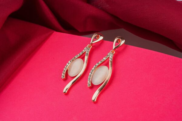 Pearl Curve Earrings