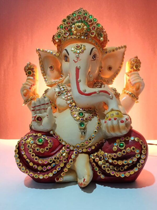 Divya Ratna Ganesh Idol